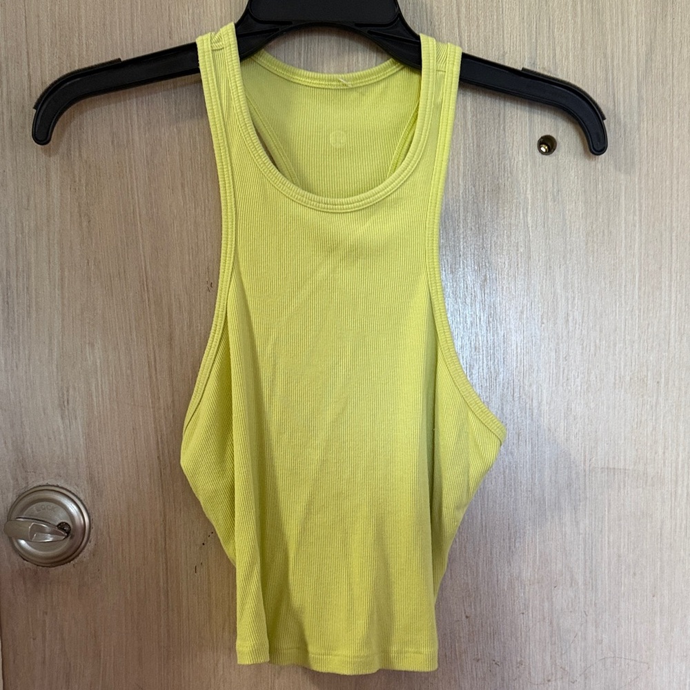 Lululemon lime yellow 🍋🍋‍🟩 cropped high neck Tank Top
